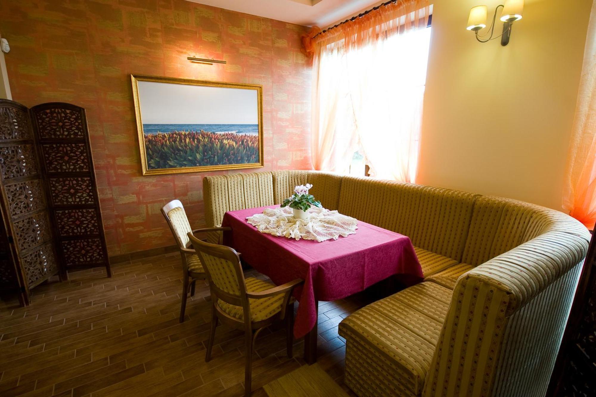 Hotel Gosciniec Horyzont Zemborzyce Tereszynskie Exterior photo