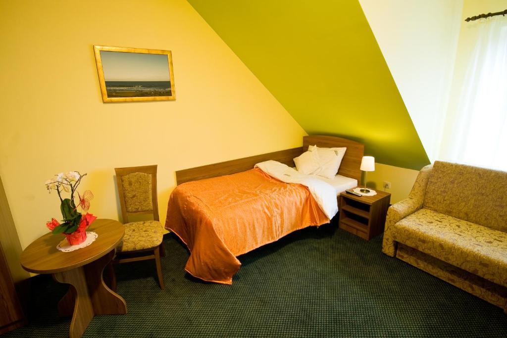 Hotel Gosciniec Horyzont Zemborzyce Tereszynskie Room photo